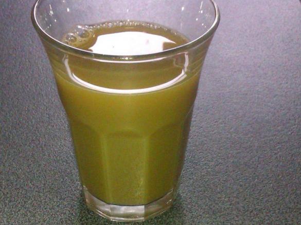 Centrifugato di Mela, Carota, sedano, Zenzero,Cetriolo