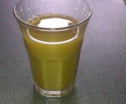 Centrifugato di Mela, Carota, sedano, Zenzero,Cetriolo