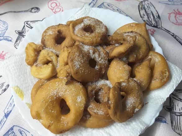 Fritelle di mele tonde