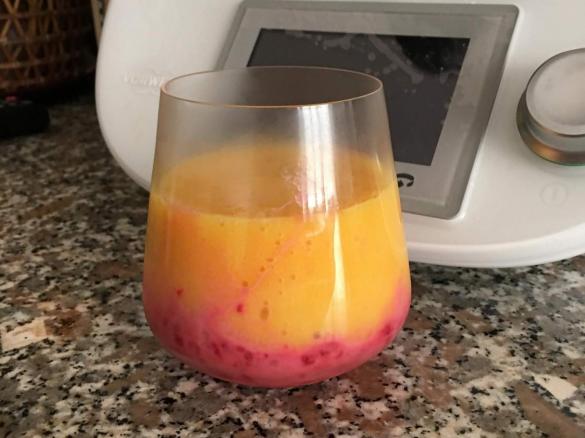 Double Smoothie-mango e lamponi con succo di arancia 