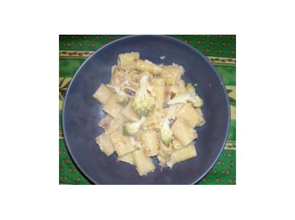 Mezze maniche broccolo e salsiccia