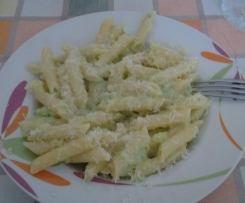 Penne con crema di zucchine