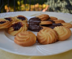 BISCOTTI DI FROLLA MONTATA-RICETTE DAVANTI AL CAMINO