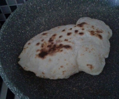 Pane indiano Naan con pasta madre